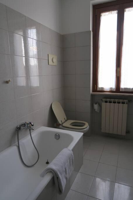 Casa Rene: Appartamento In Franciacorta Castegnato Bagian luar foto